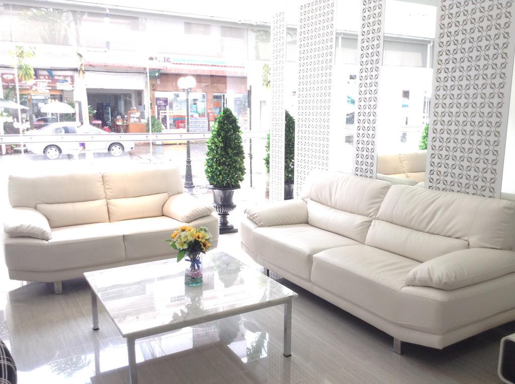 Racha Residence Си Рача Екстериор снимка