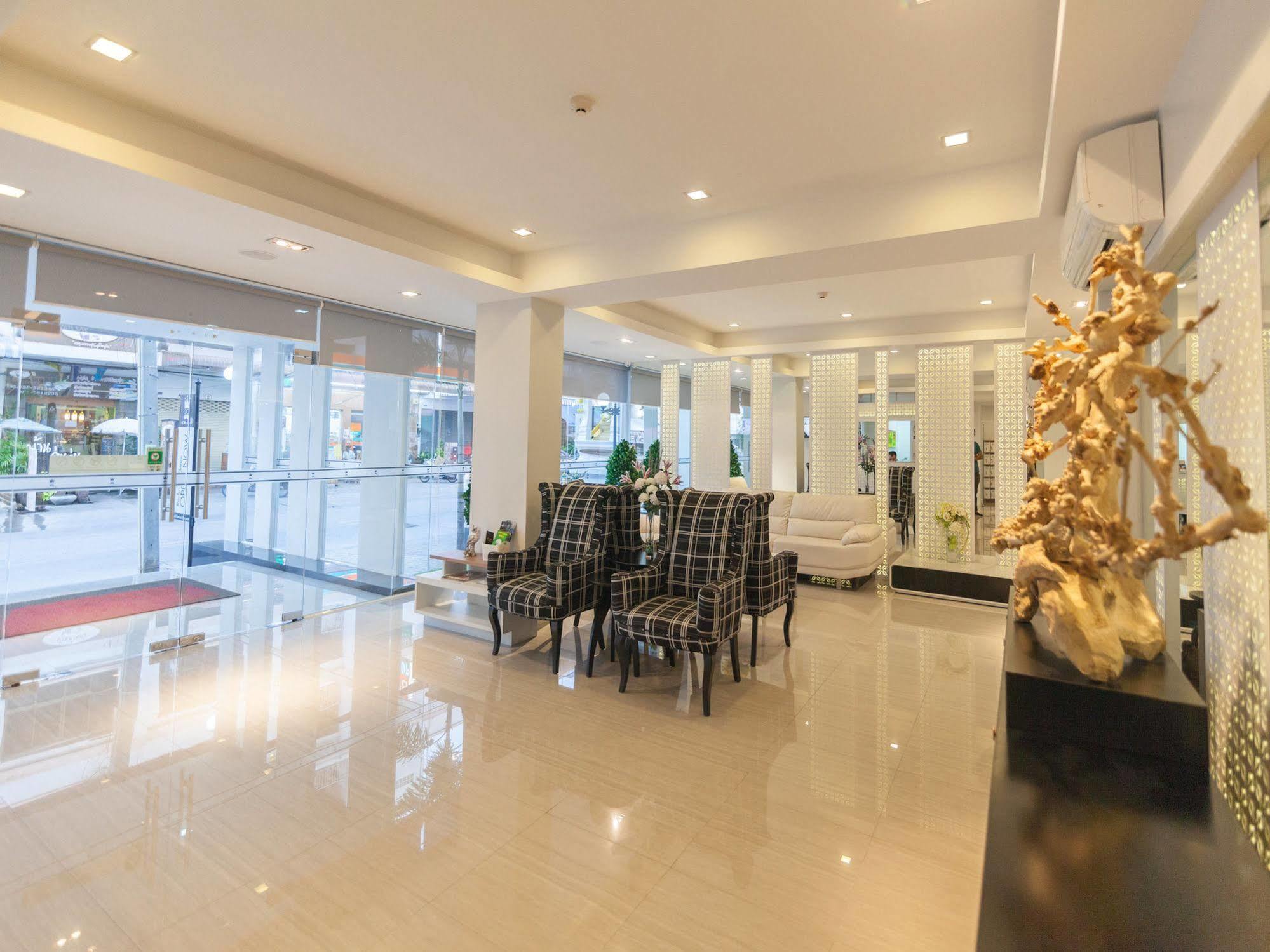 Racha Residence Си Рача Екстериор снимка